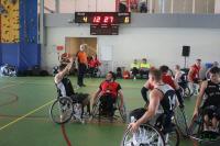 Sportrollstuhl beim Basketball